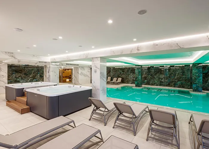 Tavel Hotel&SPA